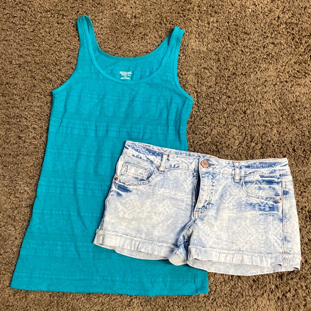 Mossimo Brand Shorts & tank top. Shorts size 11 juniors & tank is size M. EUC❤️